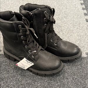 Girls size 5 Black Lace-Up Combat Boots